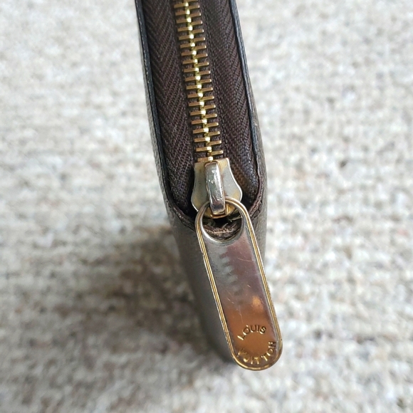 Louis Vuitton Zippy Monogram Wallet - Picture 3 of 16